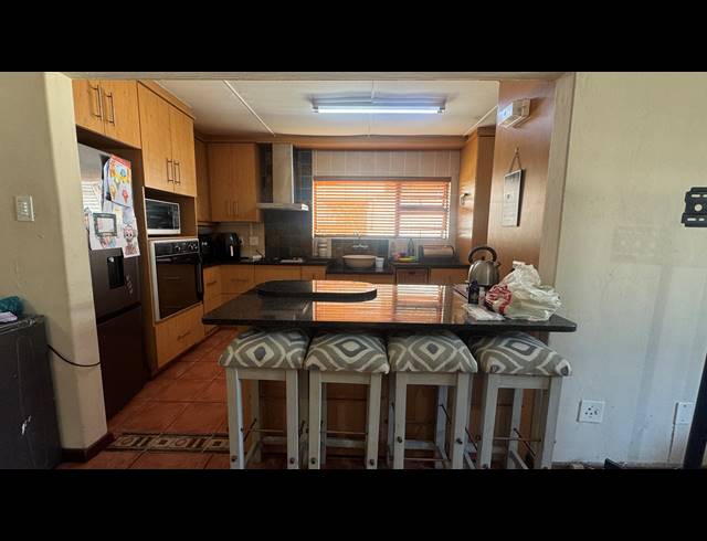 4 BEDROOM HOUSE FOR SALE IN MALMESBURY RURAL